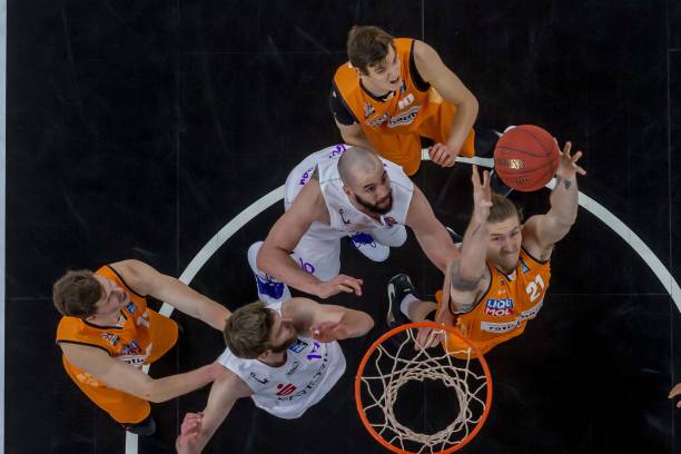 季的起伏中 季的起伏中