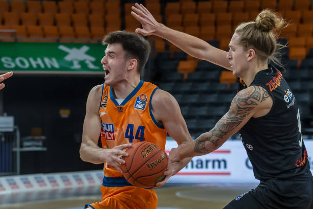 对阵科威特 对阵科威特