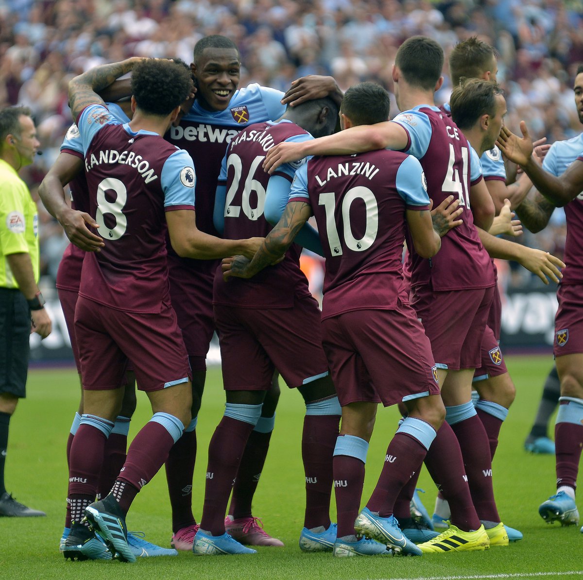 可以在此亲 可以在此亲